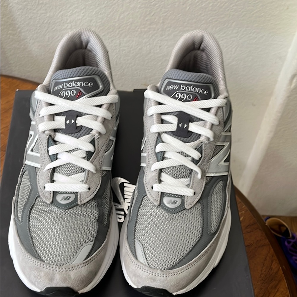 New Balance 990v6